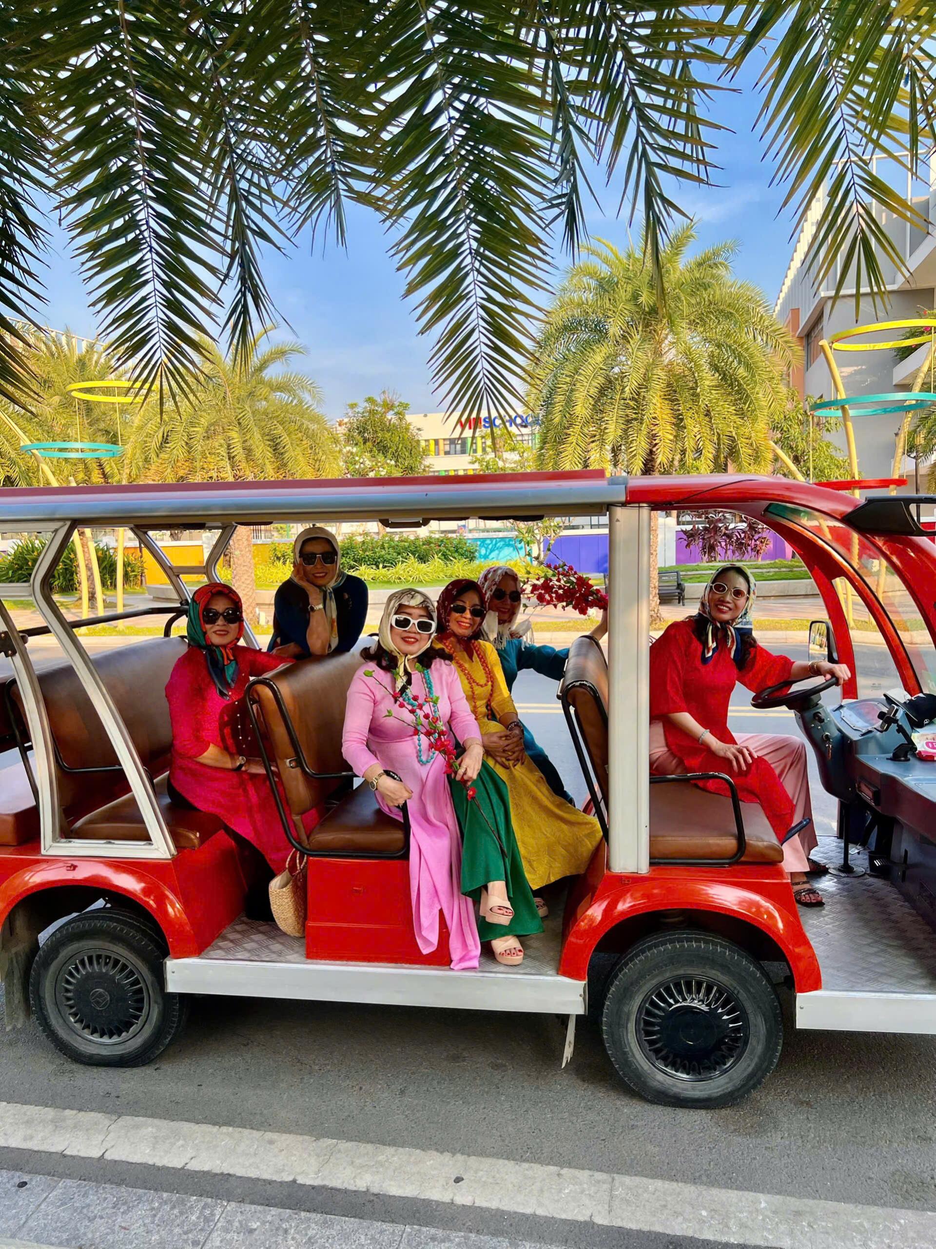 Tham quan VInhomes Xe Tuk Tuk